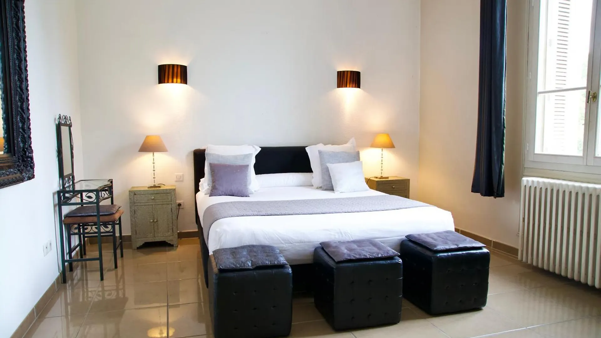 A Propos- Suites Et Chambres Orange  Bed & Breakfast Orange (Vaucluse)